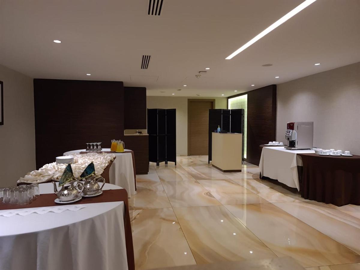 肯兹西迪马鲁夫酒店 4* 卡萨布兰卡